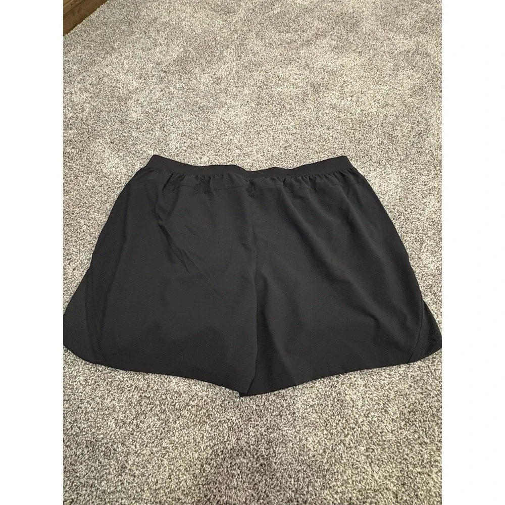 Under Armour Fitted Size 2XL Black Men's‎ Performance Shorts Running